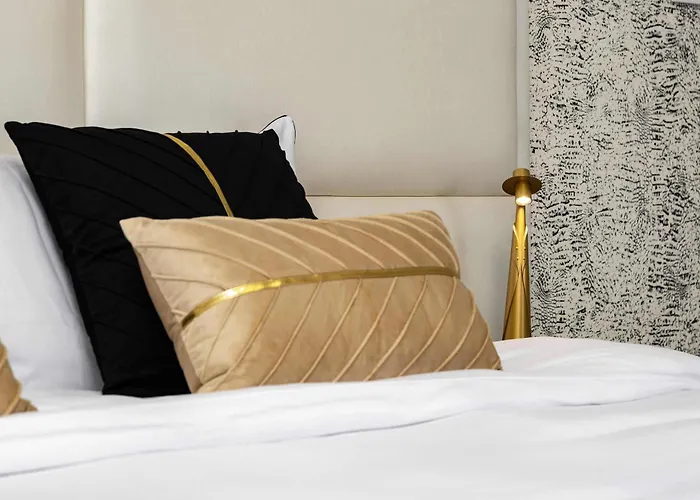 Sunny Modern 1br Retreat With Cozy Balcony شقة *