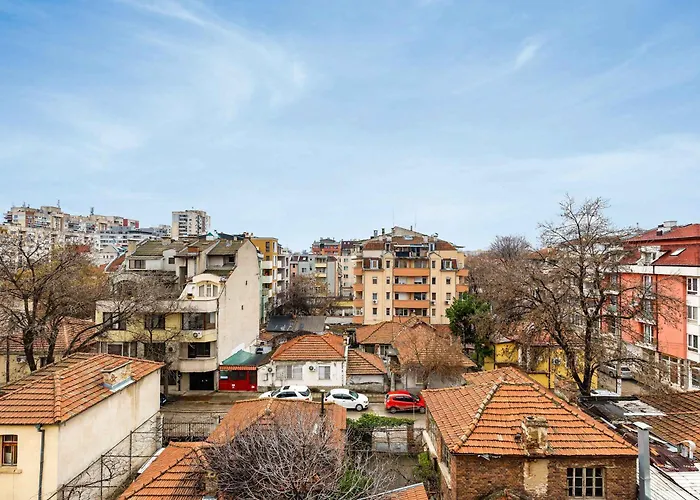 شقة Sunny Modern 1br Retreat With Cozy Balcony *