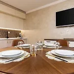 Sunny Modern 1br Retreat With Cozy Balcony 公寓