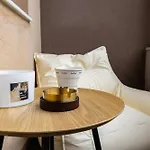 公寓 Sunny Modern 1br Retreat With Cozy Balcony *