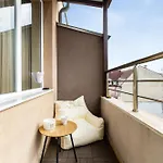 Sunny Modern 1br Retreat With Cozy Balcony 普罗夫迪夫