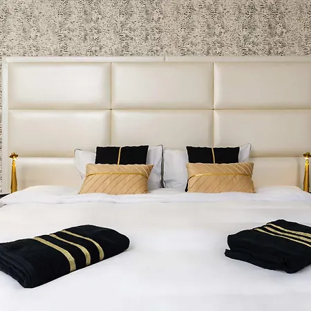 Sunny Modern 1br Retreat With Cozy Balcony Apartament