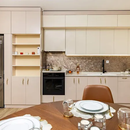 公寓 Sunny Modern 1br Retreat With Cozy Balcony