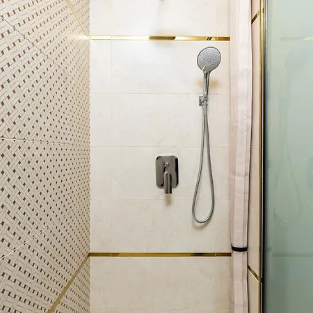 Sunny Modern 1br Retreat With Cozy Balcony Apartament *