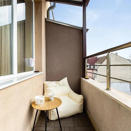 Sunny Modern 1br Retreat With Cozy Balcony Plovdiv