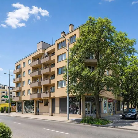 Sunny Modern 1br Retreat With Cozy Balcony Plovdiv