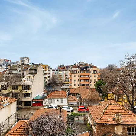 Apartamento Sunny Modern 1br Retreat With Cozy Balcony *