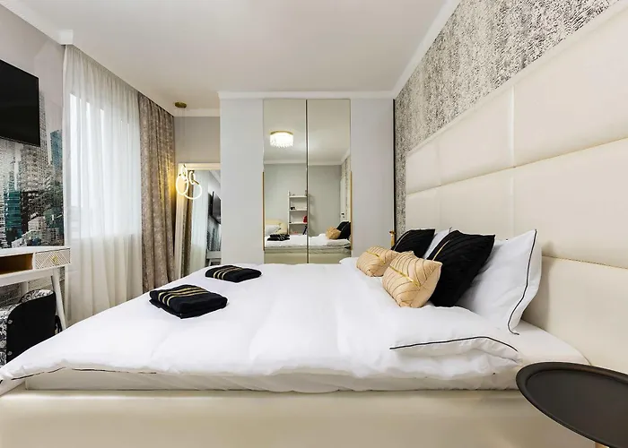 Sunny Modern 1br Retreat With Cozy Balcony Daire *