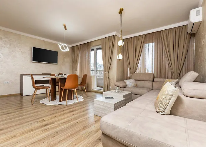 Daire Sunny Modern 1br Retreat With Cozy Balcony Filibe