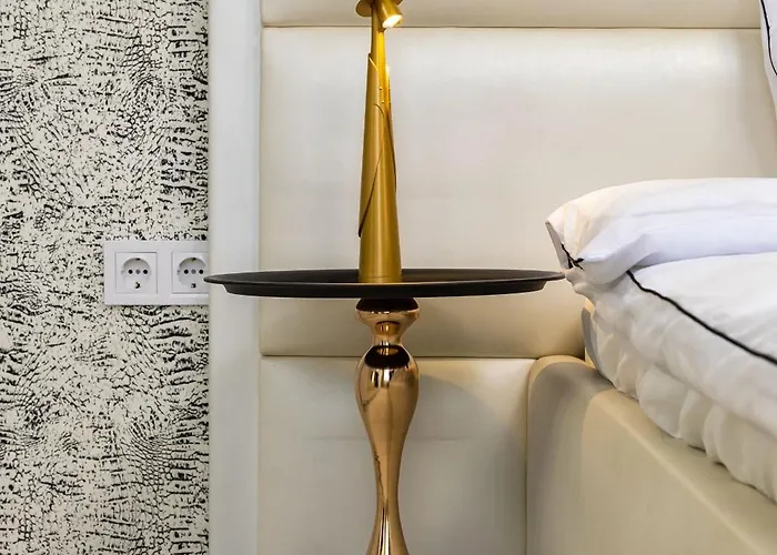 Daire Sunny Modern 1br Retreat With Cozy Balcony *