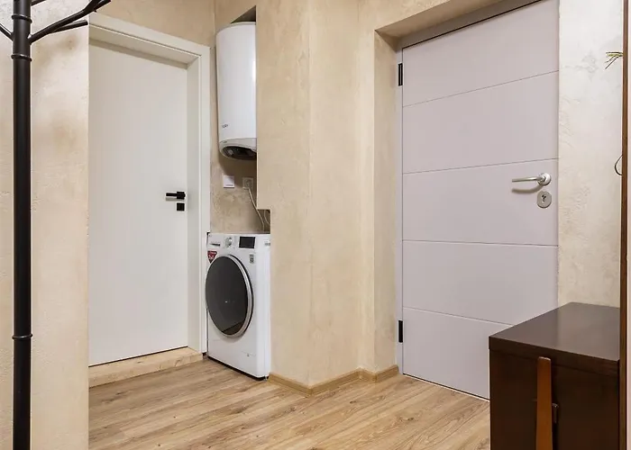 Sunny Modern 1br Retreat With Cozy Balcony * Filibe