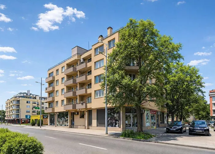 Sunny Modern 1br Retreat With Cozy Balcony Filibe